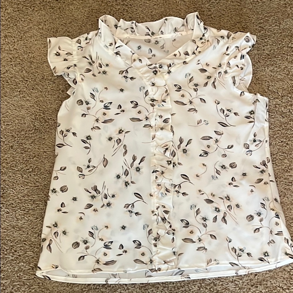 SHEIN White Floral Blouse